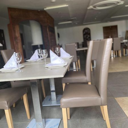 Hotel Franco Яунде Екстер'єр фото