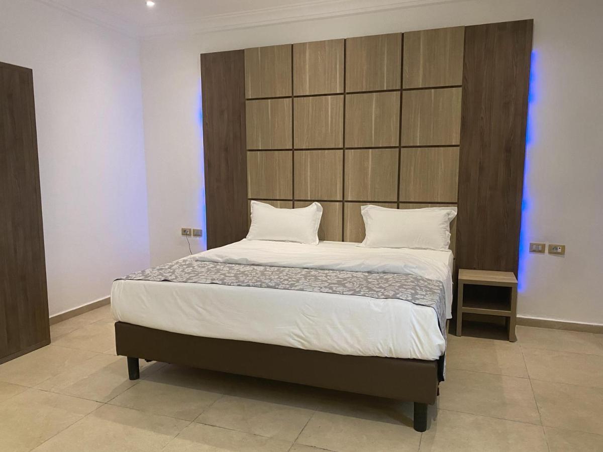 Hotel Franco Яунде Екстер'єр фото