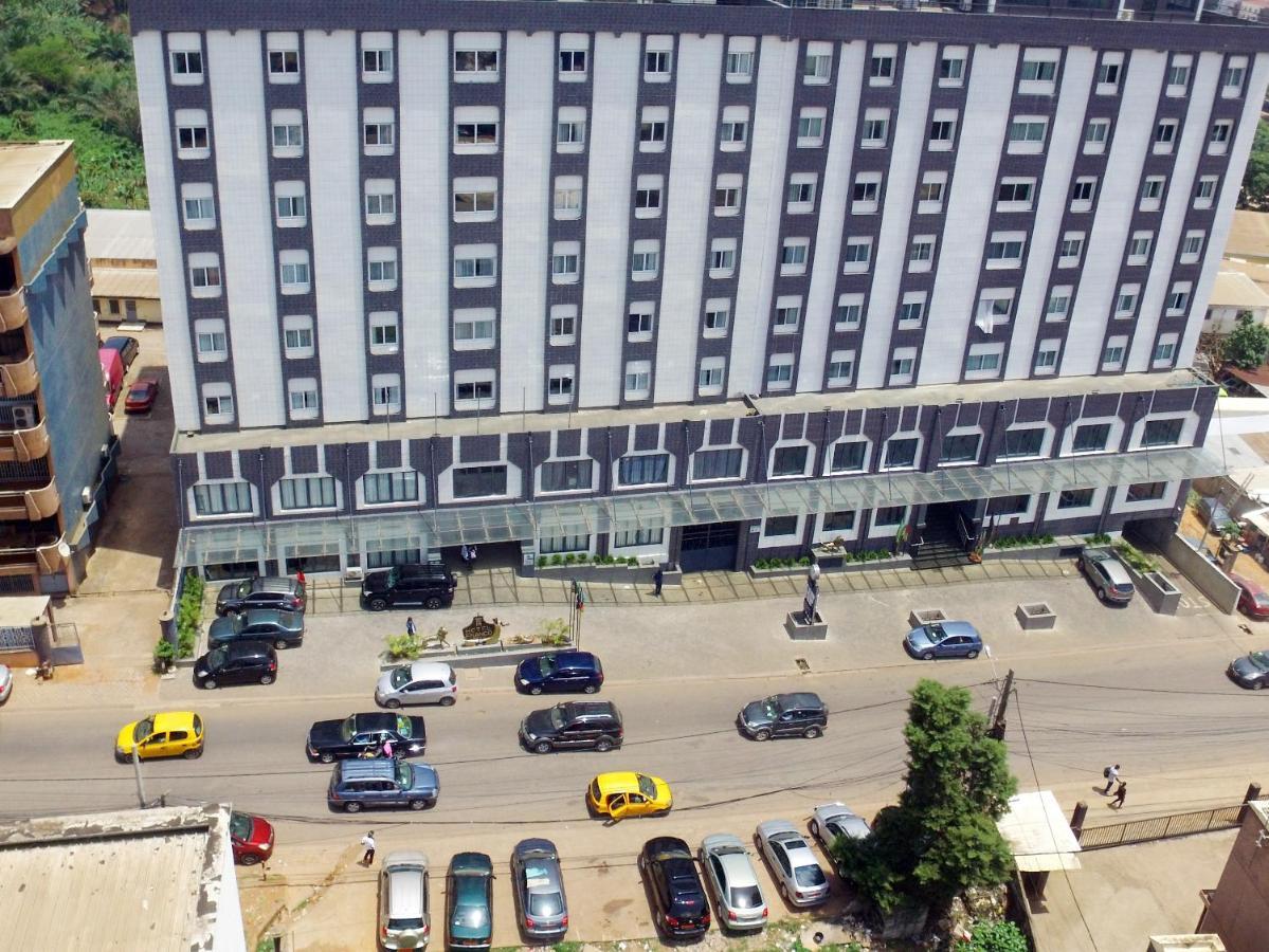 Hotel Franco Яунде Екстер'єр фото