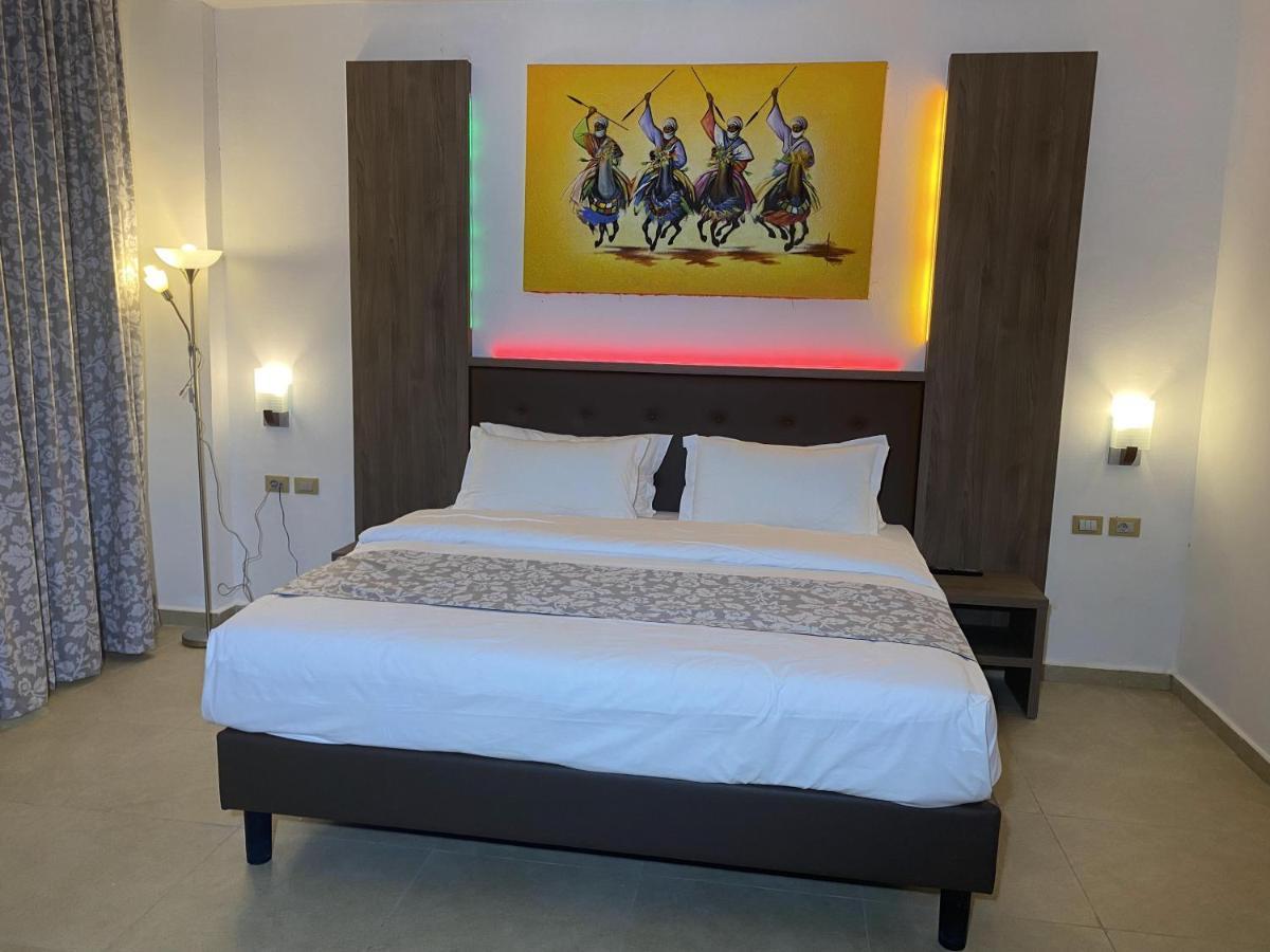 Hotel Franco Яунде Екстер'єр фото
