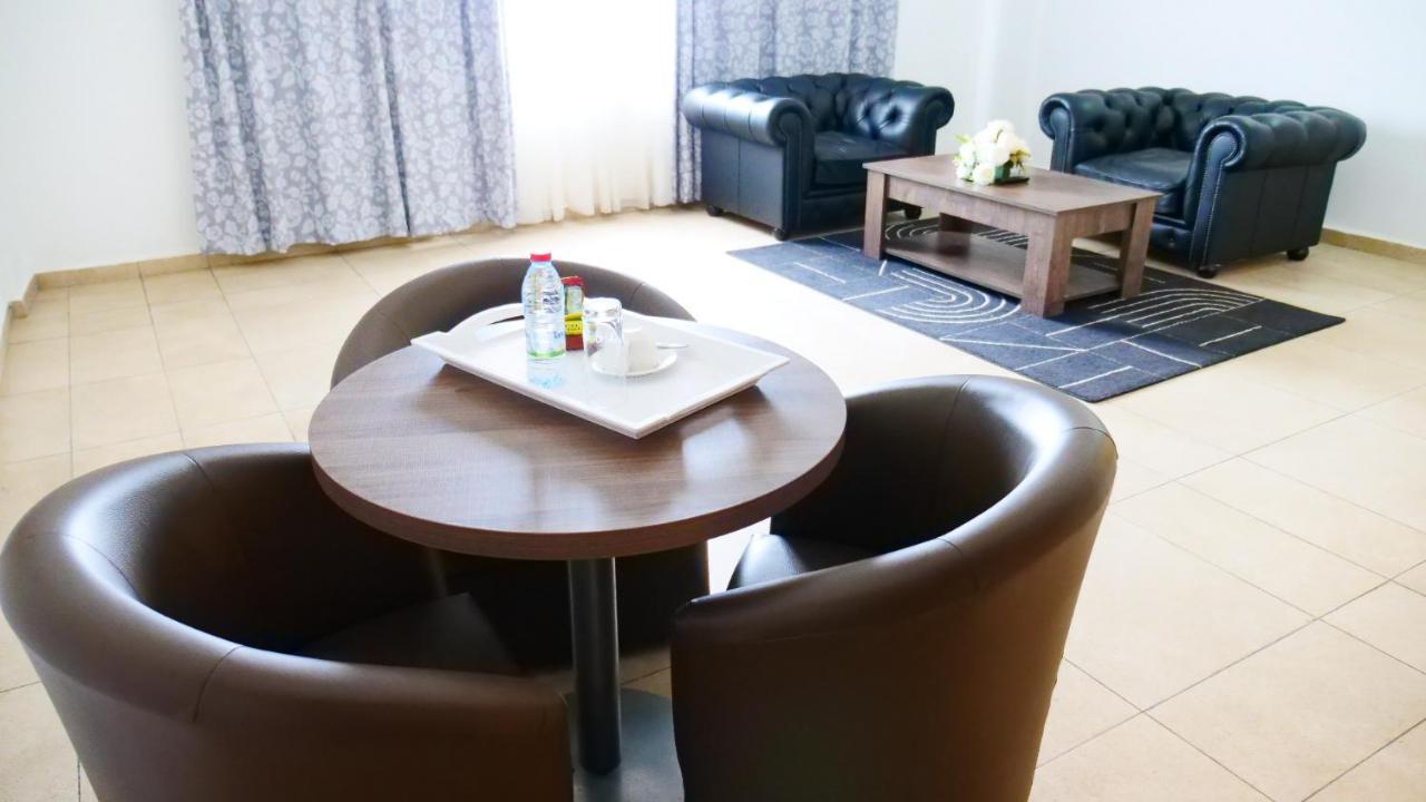 Hotel Franco Яунде Екстер'єр фото
