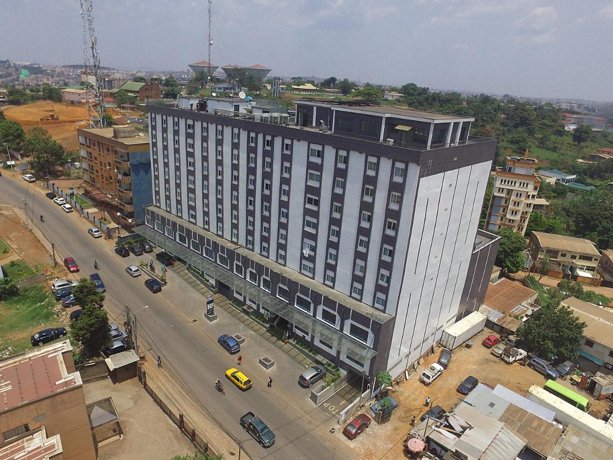 Hotel Franco Яунде Екстер'єр фото