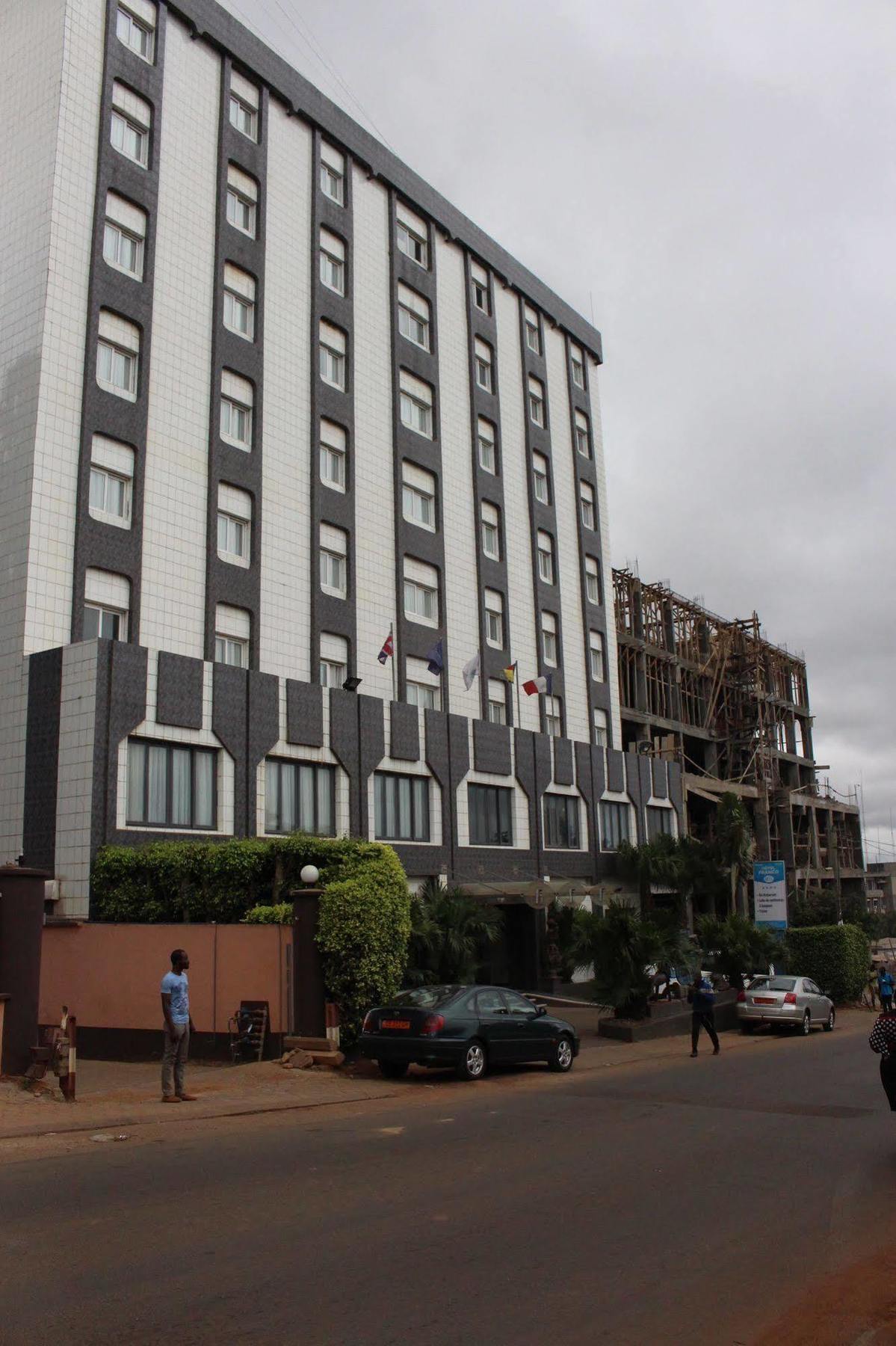 Hotel Franco Яунде Екстер'єр фото
