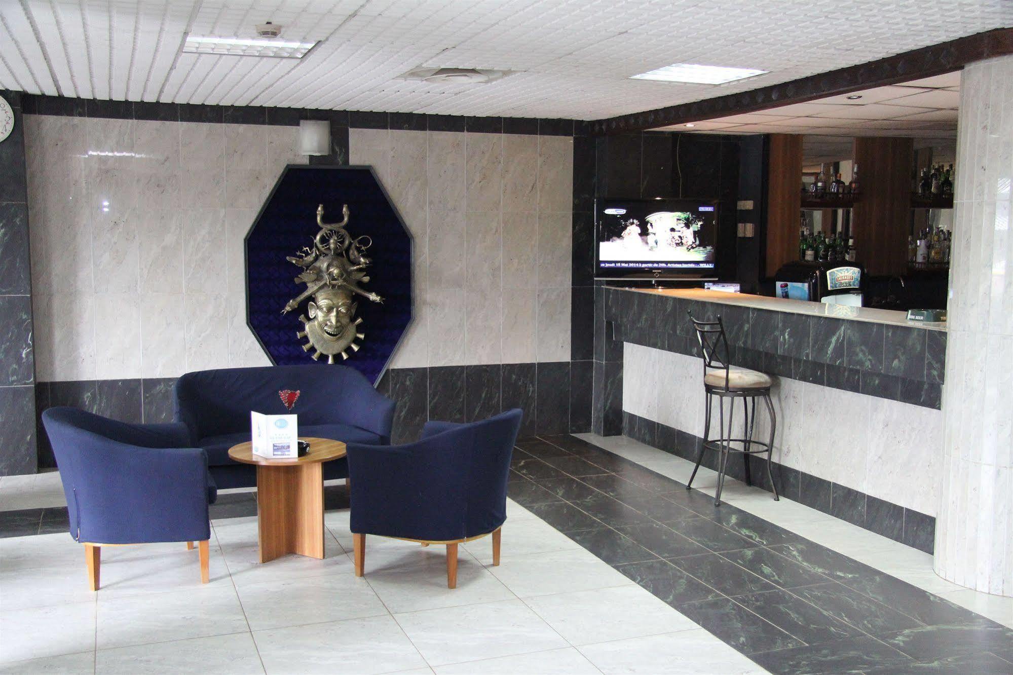 Hotel Franco Яунде Екстер'єр фото