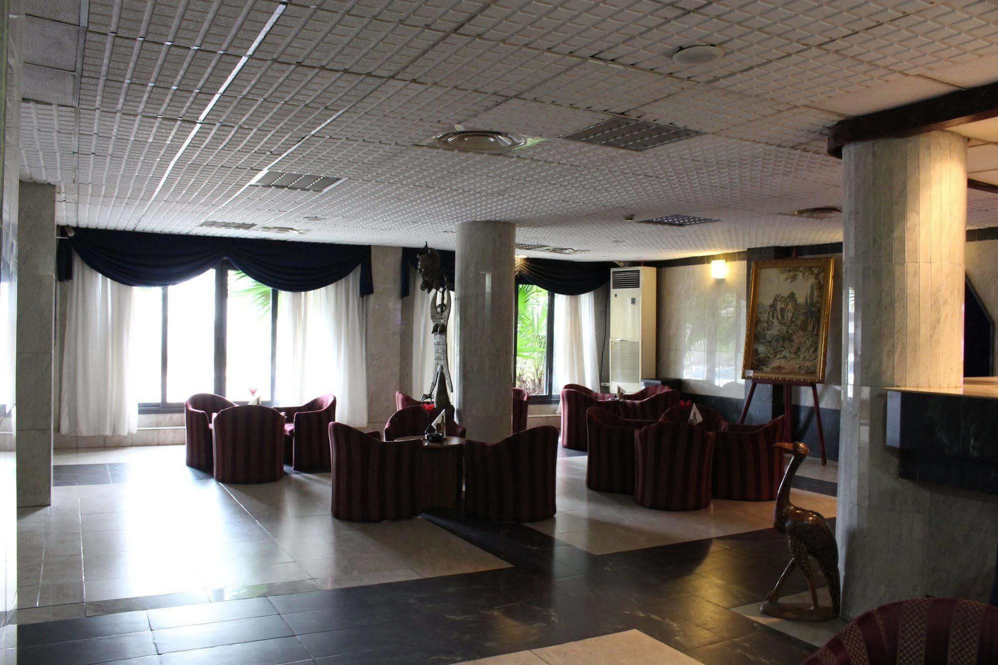 Hotel Franco Яунде Екстер'єр фото