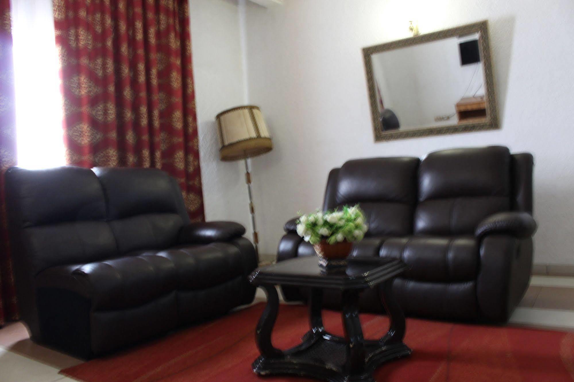 Hotel Franco Яунде Екстер'єр фото